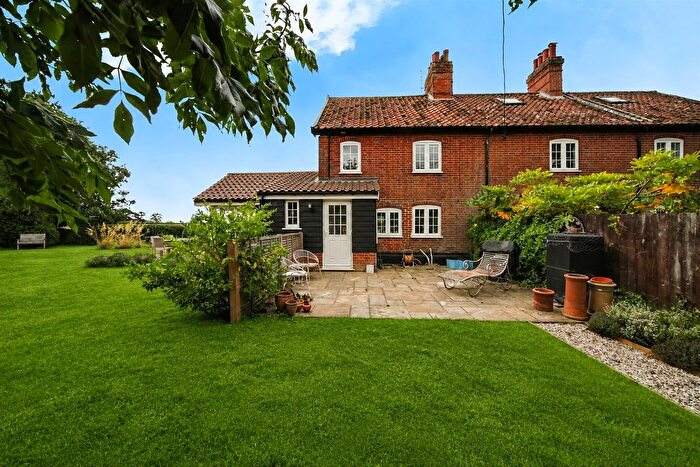3 Bedroom Semi-detached House For Sale In Station Road, Blaxhall, Woodbridge, IP12