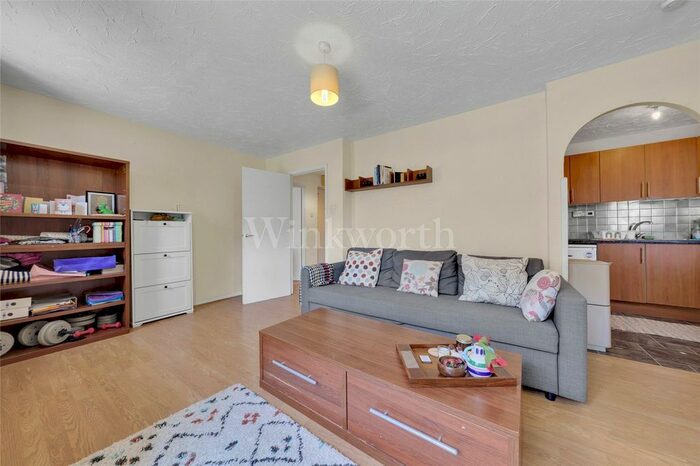 1 Bedroom Flat To Rent In Woodvale Way, London, NW11