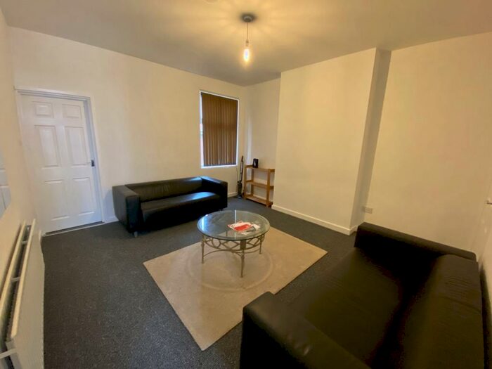4 Bedroom Terraced House To Rent In Chaucer Street, Leicester, LE2