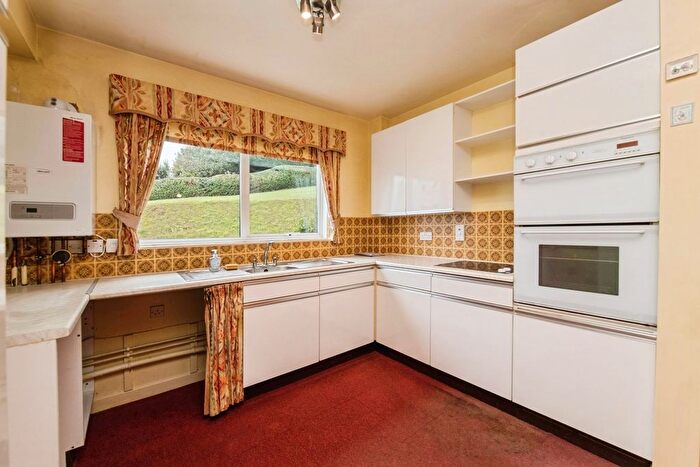 2 Bedroom Flat For Sale In Cliff Road, Budleigh Salterton, EX9