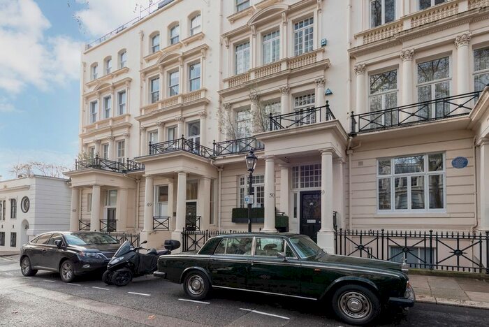 3 Bedroom Flat To Rent In Rutland Gate, London, SW7