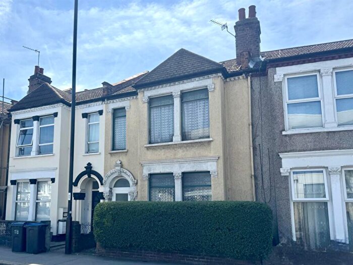 3 Bedroom Terraced House For Sale In St. James's Road, Croydon, CR0