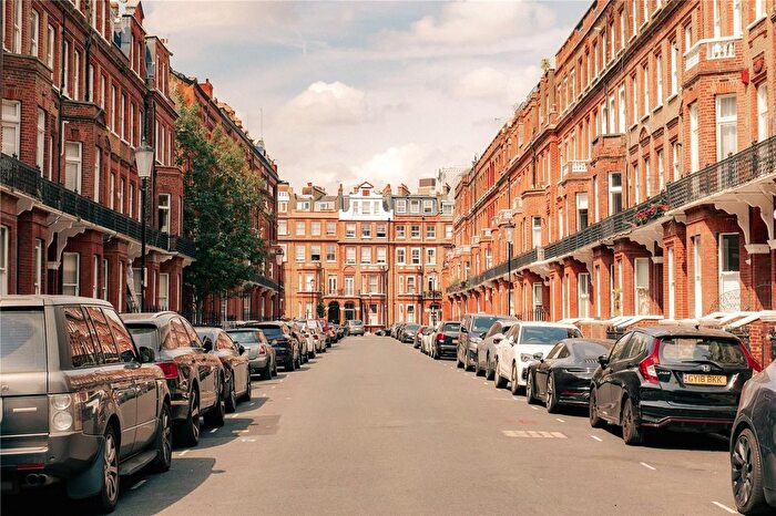 3 Bedroom Flat To Rent In Rosary Gardens, London, SW7