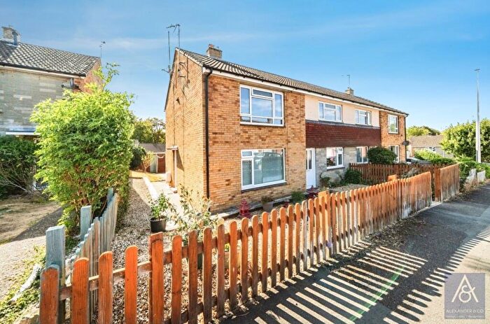 2 Bedroom Maisonette For Sale In Grenville Road, Buckingham, Buckinghamshire, MK18