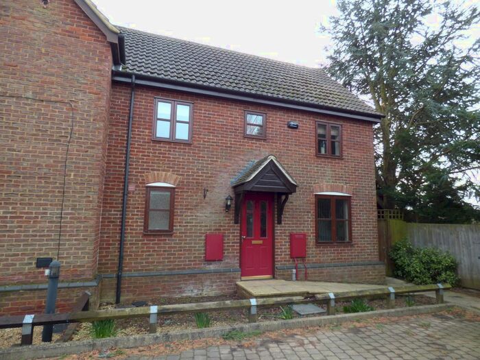 3 Bedroom Semi-Detached House To Rent In The Brambes, Flitton MK45