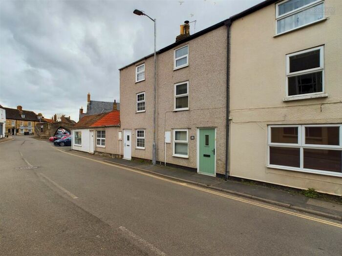 3 Bedroom Town House To Rent In South Street, Crowland, Peterborough, PE6
