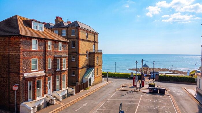 2 Bedroom Flat For Sale In Chandos Square, Broadstairs, CT10