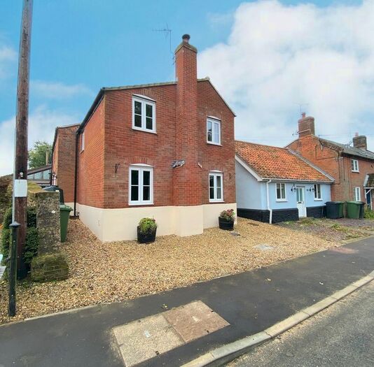 4 Bedroom Semi-Detached House For Sale In Church Street, Bradenham, Thetford IP25