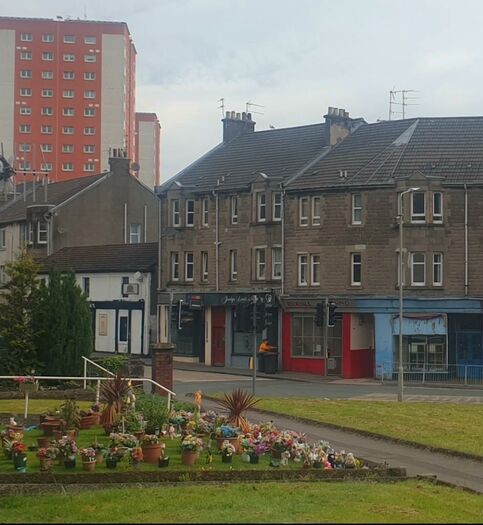 2 Bedroom Flat To Rent In West Bridgend, Dumbarton, Dunbartonshire, G82