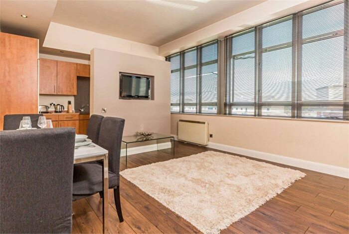 2 Bedroom Flat To Rent In City Road, Old Street, London, EC1V