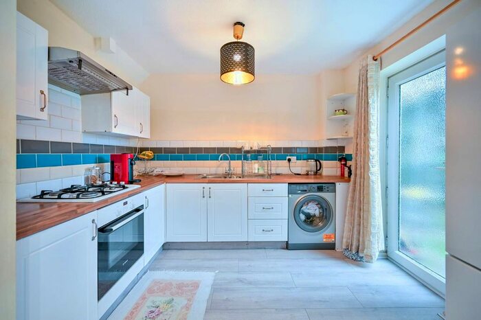 4 Bedroom Terraced House To Rent In St Georges Gardens, Surbiton, KT6