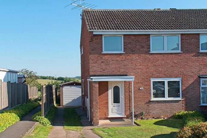 3 Bedroom Semi-Detached House For Sale In Rutland Road, Westwood, Nottingham, NG16