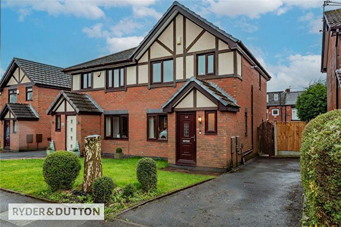 3 Bedroom Semi Detached House For Sale In Watersheddings Way, Watersheddings, Oldham, OL4