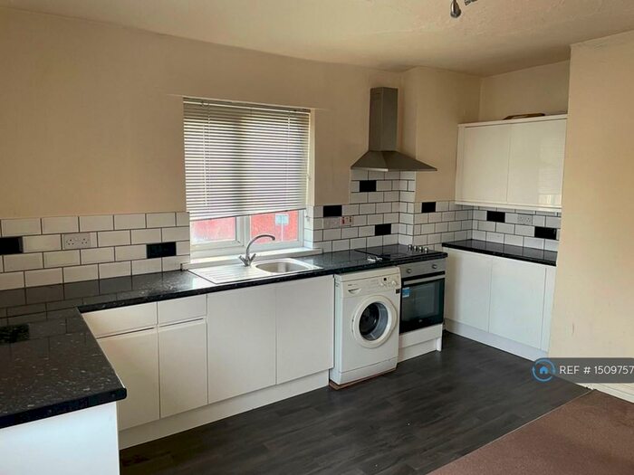 2 Bedroom Flat To Rent In Garden Street, Macclesfield, SK10