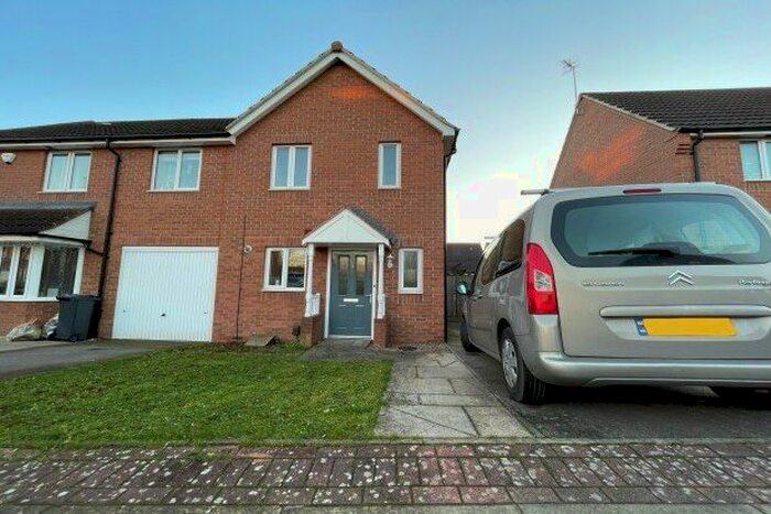 2 Bedroom Property To Rent In Newbiggin Place, Leicester, LE4