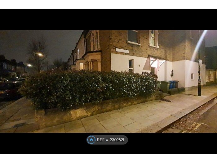 2 Bedroom Flat To Rent In Crofton Road, London, SE5