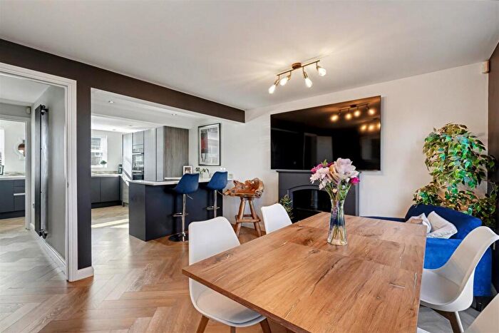 4 Bedroom Terraced House For Sale In Rotary Gardens, Gillingham, ME7