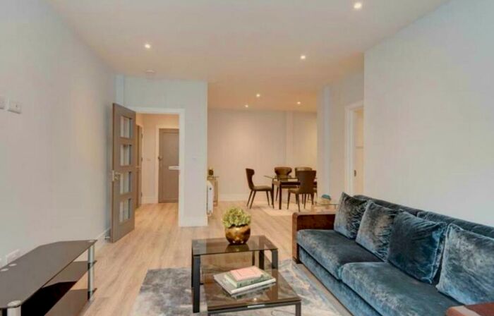 3 Bedroom Flat To Rent In Clive Court, London, W9