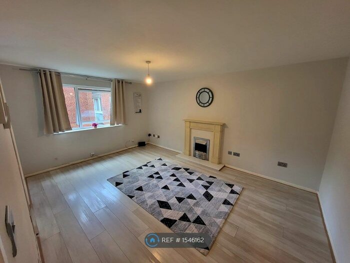 2 Bedroom Flat To Rent In Trinity Street, Enfield, EN2