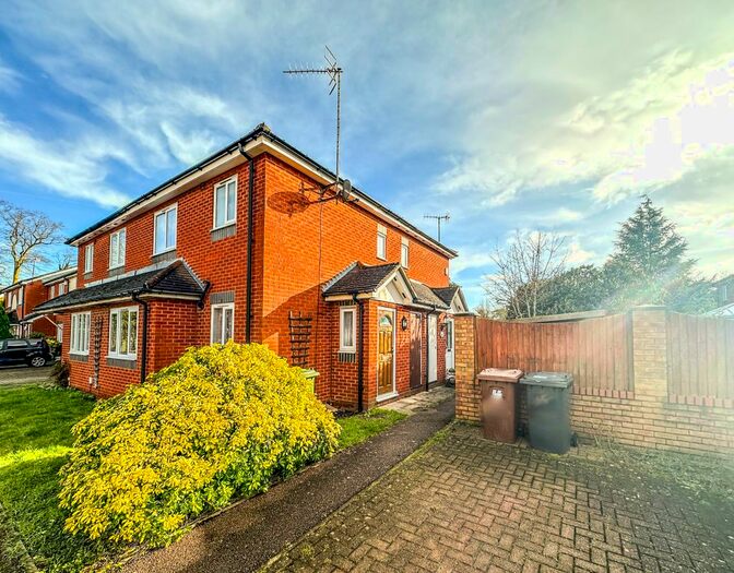 1 Bedroom Semi-Detached House To Rent In Brambling Close, Bushey, WD23