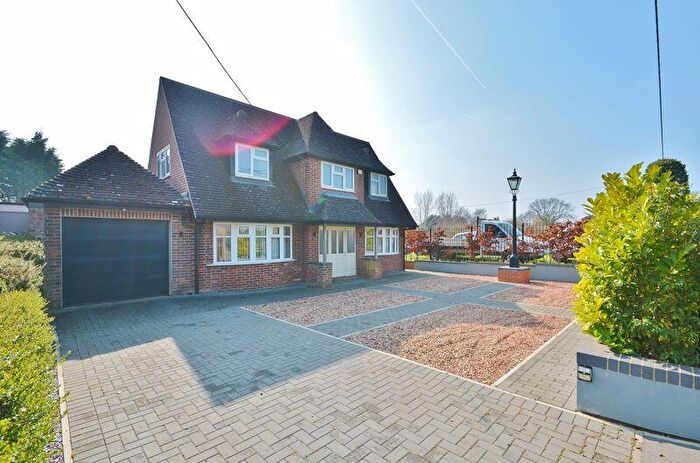 4 Bedroom Detached House For Sale In London Road, Milton Common, OX9