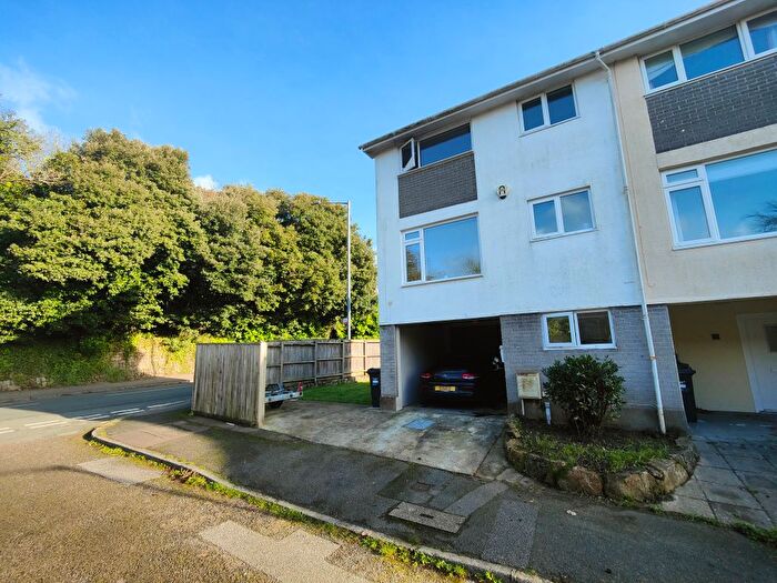 2 Bedroom Property To Rent In Orchard Court, Penzance, TR18