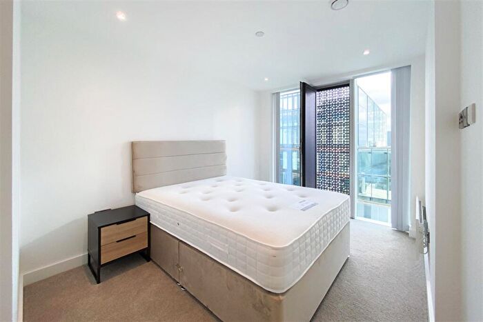 2 Bedroom Apartment To Rent In Elizabeth Tower, M15