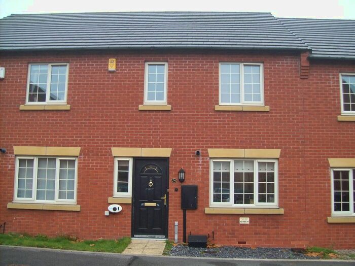 3 Bedroom Town House To Rent In Lido Close, Nottingham, NG6