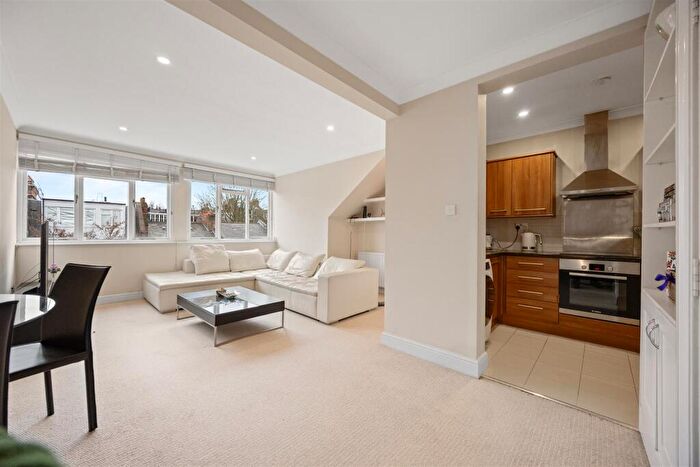 1 Bedroom Flat For Sale In Denning Road, Hampstead, NW3