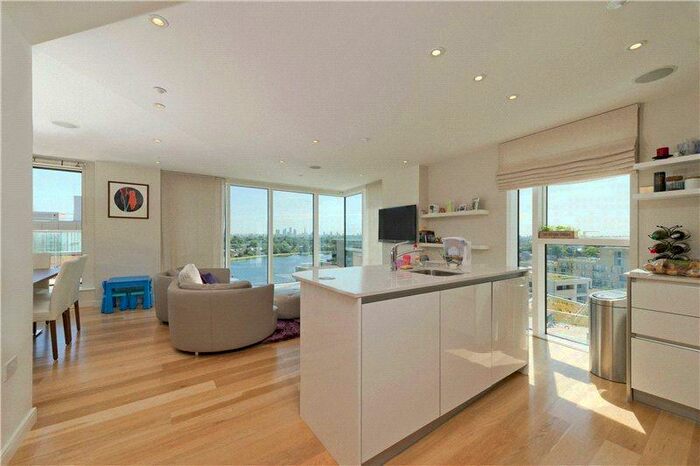 3 Bedroom Flat To Rent In Residence Tower, Woodberry Grove, London, N4