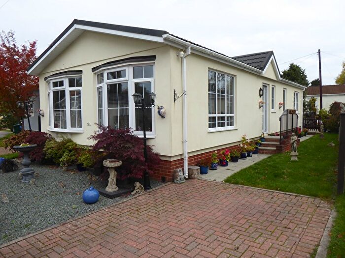 2 Bedroom Park Home For Sale In Pasadena Park, East Hill Road, Knatts Valley, Sevenoaks, Kent, TN15