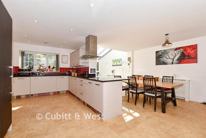 5 Bedroom Detached House For Sale In Greenhurst Drive, East Grinstead, West Sussex, RH19