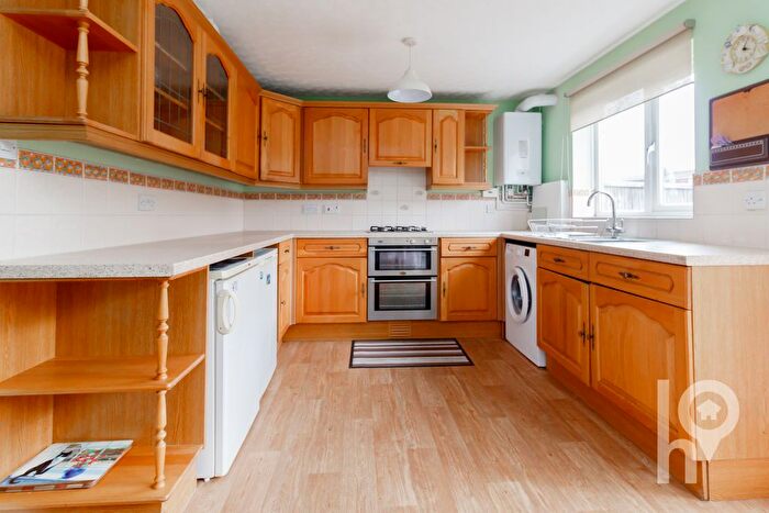 3 Bedroom Semi Detached House For Sale In Sunnyside Avenue, Minster, ME12