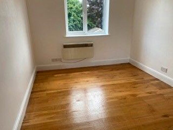 2 Bedroom Flat To Rent In Redford Close, London, TW13
