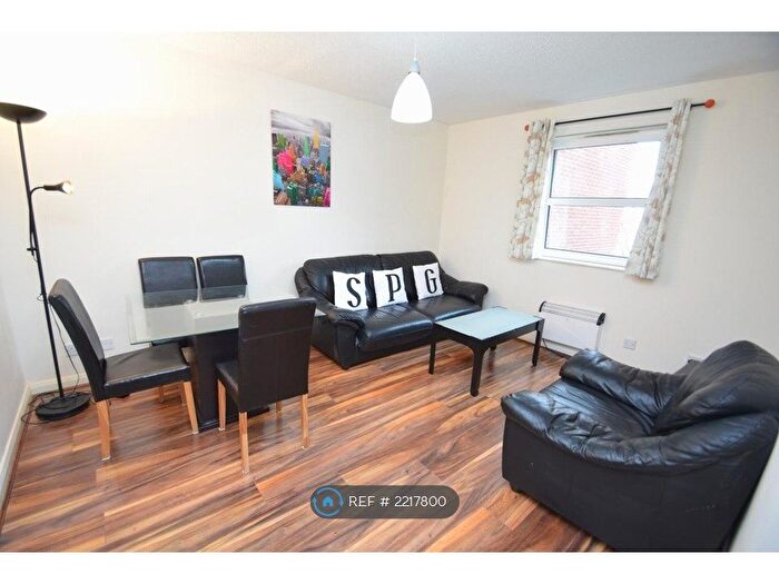 1 Bedroom Flat To Rent In Melrose Apartments, Manchester, M13