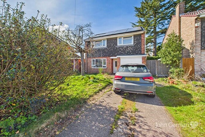 3 Bedroom Detached House For Sale In Glastonbury Close, Stafford, ST17
