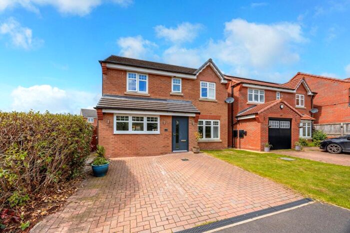 4 Bedroom Detached House For Sale In Longwall Close, Mapplewell, Barnsley, S75
