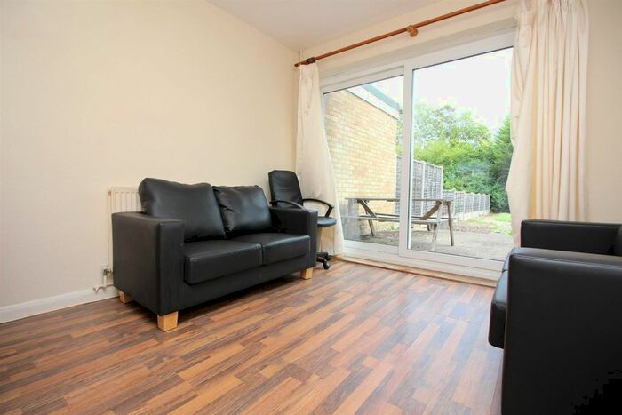 4 Bedroom Semi-Detached House To Rent In Kemsing Gardens, Canterbury, Kent, CT2