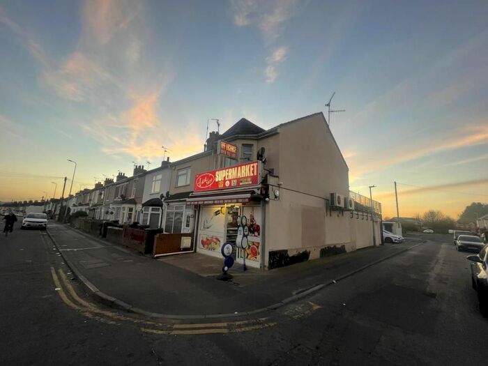 1 Bedroom Flat To Rent In Cricklade Road SN2,