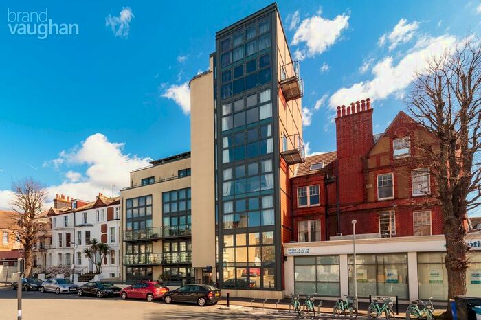 2 Bedroom Flat To Rent In Connaught Road, Hove, BN3