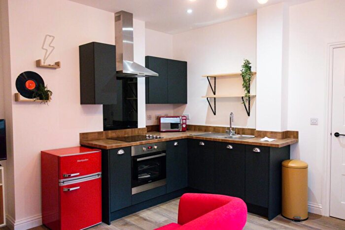 1 Bedroom Flat To Rent In Stunning Bed Flat // Sep, LN2