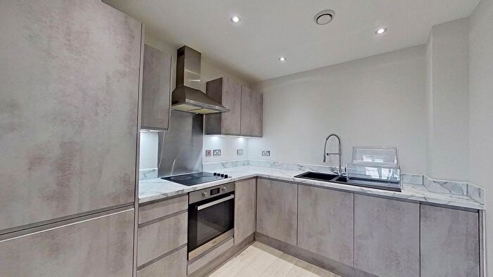 2 Bedroom Flat To Rent In Atkinson Street, Leeds, LS10