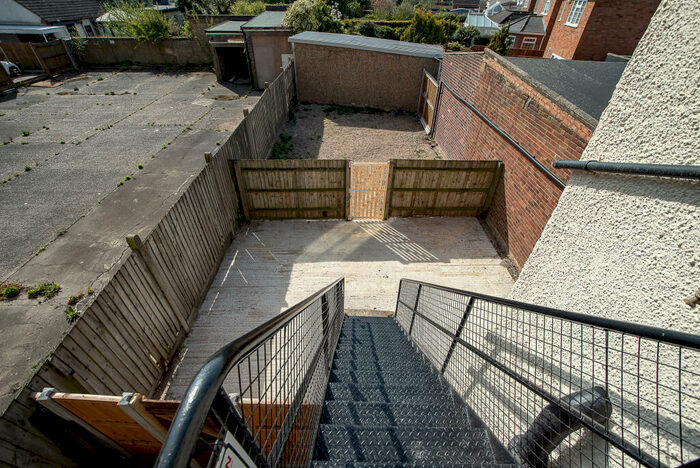 2 Bedroom Apartment To Rent In St. Marys Lane, Upminster, Essex, RM14