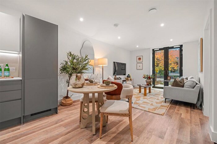 1 Bedroom Apartment For Sale In Carnival Place, Wellington Road, Wokingham, Berkshire, RG40