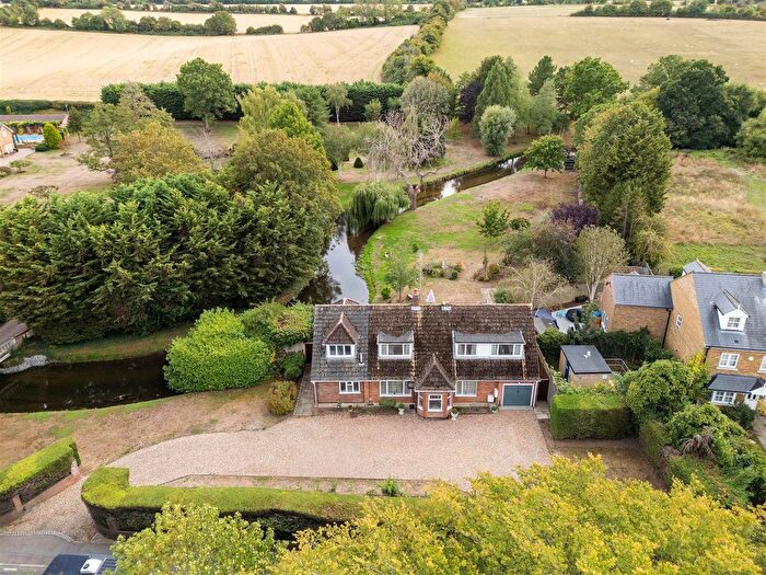 5 Bedroom Detached House For Sale In Lower Luton Road, Wheathampstead, AL4