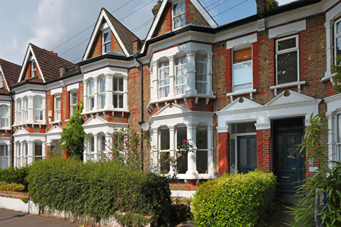 2 Bedroom Flat For Sale In Elmwood Road, London, London, SE24