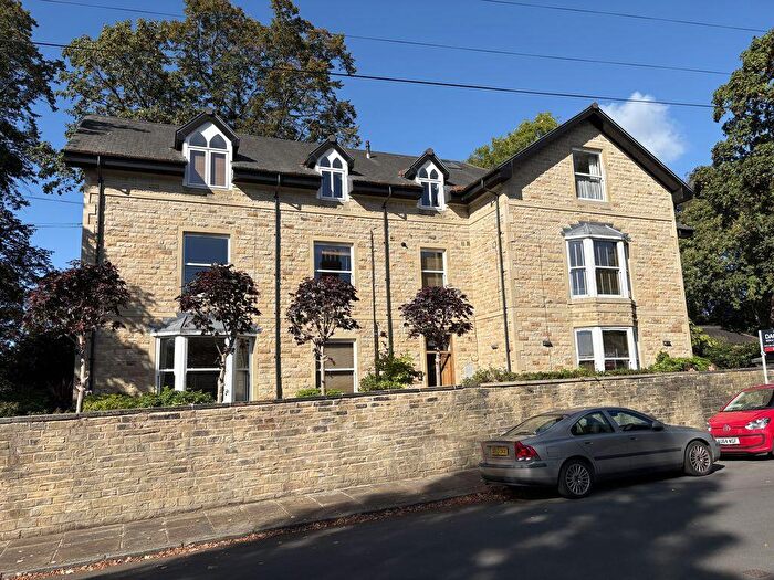 2 Bedroom Apartment To Rent In Grosvenor Road, Leeds, LS6