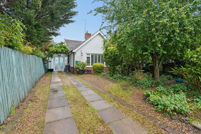 3 Bedroom Semi-Detached Bungalow For Sale In Whitehorns Way, Drayton, OX14