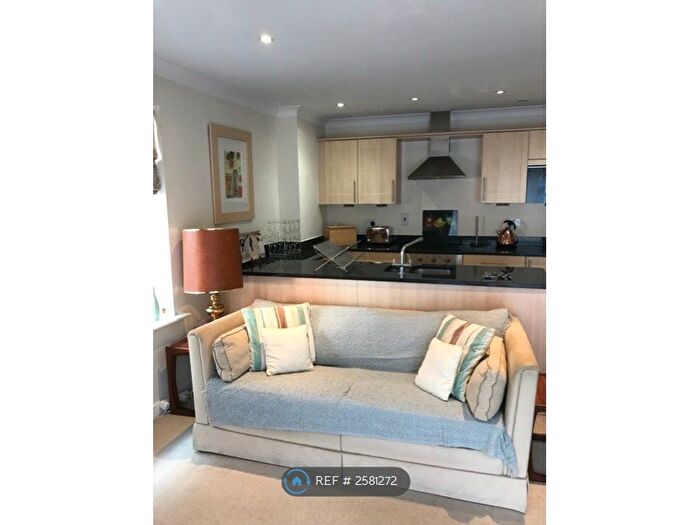 2 Bedroom Flat To Rent In Royal Swan Quarter, Leatherhead, KT22