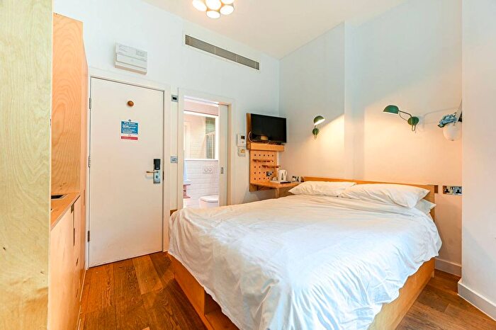 1 Bedroom Studio To Rent In Earls Court, Earls Court, London, SW5